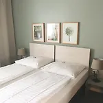 Max Hotel Duesseldorf Self-Check-In